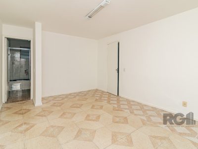 Casa à venda com 160m², 3 quartos, 1 suíte, 4 vagas no bairro Vila Ipiranga em Porto Alegre - Foto 22