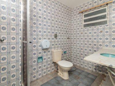 Casa à venda com 160m², 3 quartos, 1 suíte, 4 vagas no bairro Vila Ipiranga em Porto Alegre - Foto 28