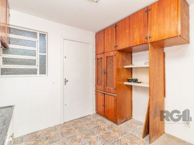 Casa à venda com 160m², 3 quartos, 1 suíte, 4 vagas no bairro Vila Ipiranga em Porto Alegre - Foto 31