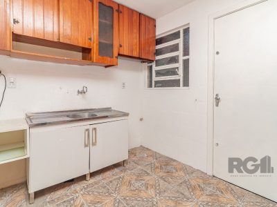 Casa à venda com 160m², 3 quartos, 1 suíte, 4 vagas no bairro Vila Ipiranga em Porto Alegre - Foto 33