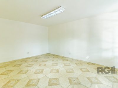 Casa à venda com 160m², 3 quartos, 1 suíte, 4 vagas no bairro Vila Ipiranga em Porto Alegre - Foto 37