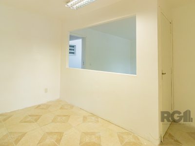 Casa à venda com 160m², 3 quartos, 1 suíte, 4 vagas no bairro Vila Ipiranga em Porto Alegre - Foto 41