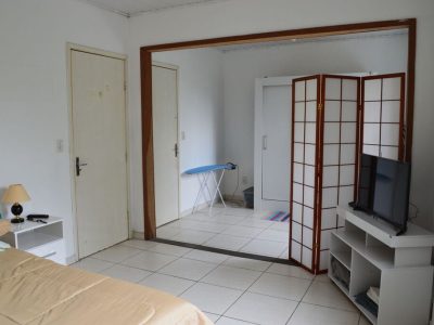 Casa à venda com 6m², 3 quartos, 2 vagas no bairro Azenha em Porto Alegre - Foto 5