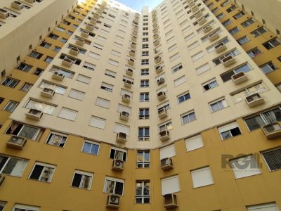 Apartamento à venda com 65m², 3 quartos, 1 suíte, 2 vagas no bairro Partenon em Porto Alegre - Foto 21