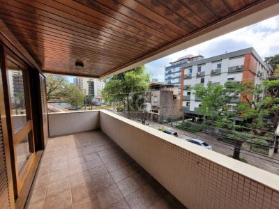 Apartamento à venda com 121m², 3 quartos, 1 suíte, 2 vagas no bairro São João em Porto Alegre - Foto 6