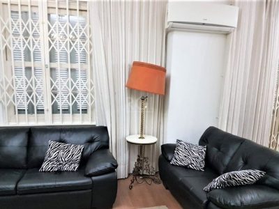 Casa à venda com 124m², 4 quartos, 1 vaga no bairro Farroupilha em Porto Alegre - Foto 2