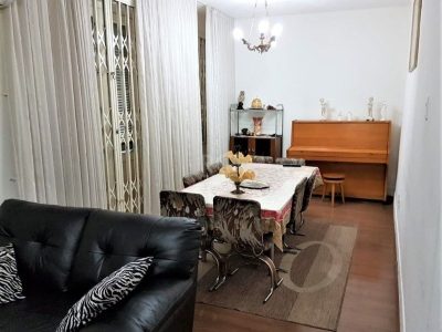 Casa à venda com 124m², 4 quartos, 1 vaga no bairro Farroupilha em Porto Alegre - Foto 3