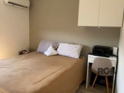 Apartamento à venda com 75m², 2 quartos, 1 suíte, 2 vagas no bairro Petrópolis em Porto Alegre - Foto 4