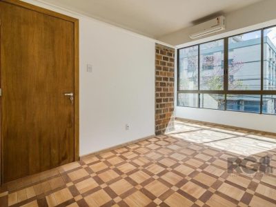 Apartamento à venda com 135m², 4 quartos, 4 suítes, 1 vaga no bairro Menino Deus em Porto Alegre - Foto 2