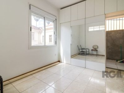 Apartamento à venda com 135m², 4 quartos, 4 suítes, 1 vaga no bairro Menino Deus em Porto Alegre - Foto 17