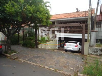 Casa à venda com 330m², 4 quartos, 2 vagas no bairro Glória em Porto Alegre - Foto 2