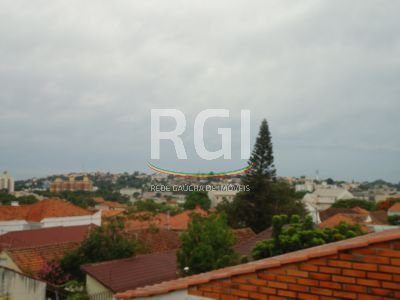 Casa à venda com 330m², 4 quartos, 2 vagas no bairro Glória em Porto Alegre - Foto 46