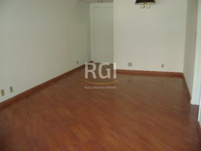 Apartamento à venda com 105m², 3 quartos, 1 suíte, 2 vagas no bairro Petrópolis em Porto Alegre - Foto 11