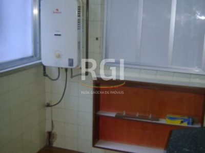 Apartamento à venda com 105m², 3 quartos, 1 suíte, 2 vagas no bairro Petrópolis em Porto Alegre - Foto 13