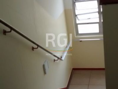 Apartamento à venda com 75m², 2 quartos no bairro Floresta em Porto Alegre - Foto 3