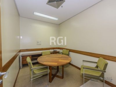 Conjunto/Sala à venda com 363m², 8 vagas no bairro Rio Branco em Porto Alegre - Foto 20