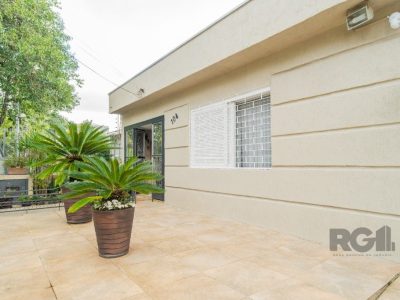 Casa à venda com 200m², 3 quartos, 2 suítes, 2 vagas no bairro Medianeira em Porto Alegre - Foto 3