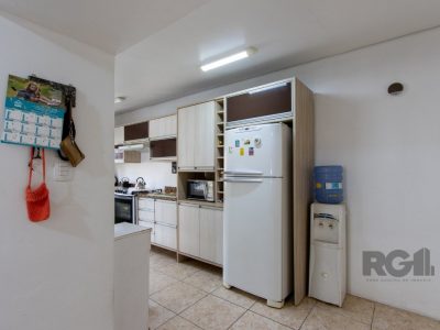 Casa à venda com 215m², 3 quartos, 3 vagas no bairro Jardim Carvalho em Porto Alegre - Foto 28