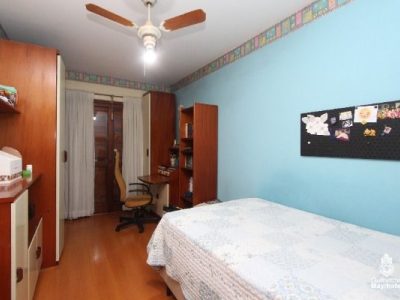 Casa à venda com 200m², 4 quartos, 1 suíte, 3 vagas no bairro Ipanema em Porto Alegre - Foto 19