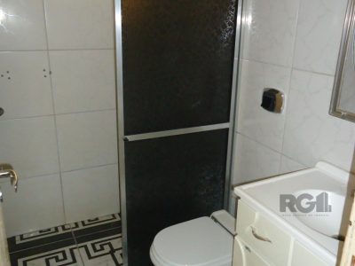 Casa à venda com 279m², 3 quartos, 3 vagas no bairro Partenon em Porto Alegre - Foto 23