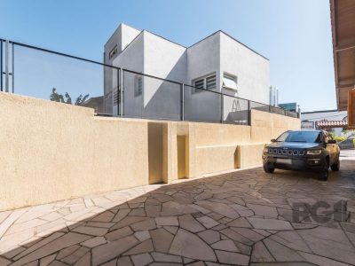 Casa à venda com 195m², 3 quartos, 1 suíte, 4 vagas no bairro Chácara das Pedras em Porto Alegre - Foto 25