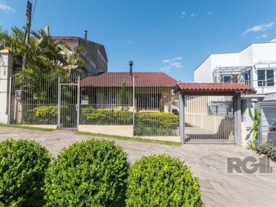 Casa à venda com 195m², 3 quartos, 1 suíte, 4 vagas no bairro Chácara das Pedras em Porto Alegre - Foto 29