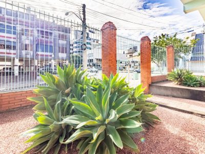 Casa à venda com 574m², 3 quartos, 2 suítes, 8 vagas no bairro Jardim Planalto em Porto Alegre - Foto 40