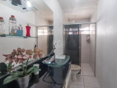 Sobrado à venda com 180m², 3 quartos, 1 suíte, 2 vagas no bairro São Geraldo em Porto Alegre - Foto 21