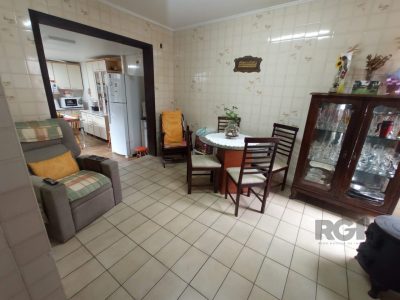 Casa à venda com 272m², 3 quartos, 2 suítes, 10 vagas no bairro Partenon em Porto Alegre - Foto 6