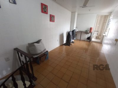 Casa à venda com 272m², 3 quartos, 2 suítes, 10 vagas no bairro Partenon em Porto Alegre - Foto 20