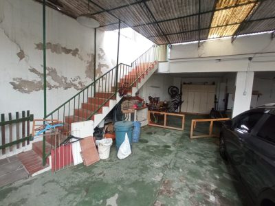 Casa à venda com 272m², 3 quartos, 2 suítes, 10 vagas no bairro Partenon em Porto Alegre - Foto 36