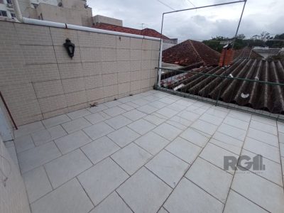 Casa à venda com 272m², 3 quartos, 2 suítes, 10 vagas no bairro Partenon em Porto Alegre - Foto 31