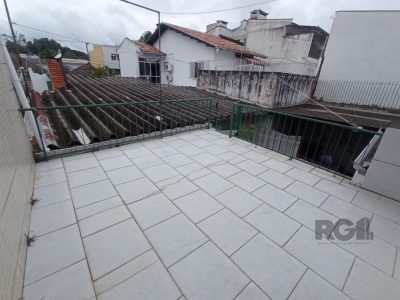 Casa à venda com 272m², 3 quartos, 2 suítes, 10 vagas no bairro Partenon em Porto Alegre - Foto 32