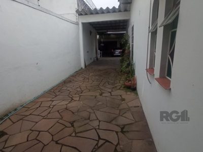 Casa à venda com 272m², 3 quartos, 2 suítes, 10 vagas no bairro Partenon em Porto Alegre - Foto 40