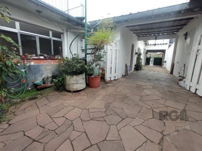 Casa à venda com 272m², 3 quartos, 2 suítes, 10 vagas no bairro Partenon em Porto Alegre - Foto 39