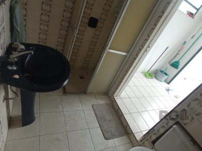 Casa à venda com 272m², 3 quartos, 2 suítes, 10 vagas no bairro Partenon em Porto Alegre - Foto 33