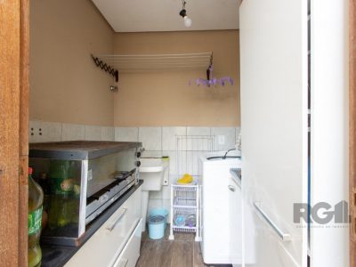 Casa à venda com 288m², 6 quartos, 2 suítes, 2 vagas no bairro Tristeza em Porto Alegre - Foto 16