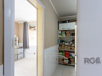 Casa à venda com 288m², 6 quartos, 2 suítes, 2 vagas no bairro Tristeza em Porto Alegre - Foto 25