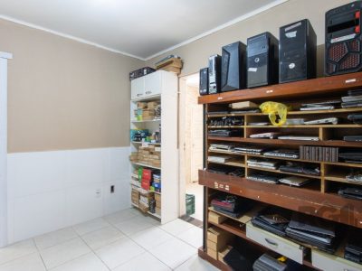 Casa à venda com 288m², 6 quartos, 2 suítes, 2 vagas no bairro Tristeza em Porto Alegre - Foto 29