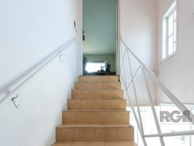 Casa à venda com 288m², 6 quartos, 2 suítes, 2 vagas no bairro Tristeza em Porto Alegre - Foto 38