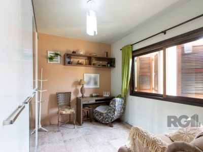 Casa à venda com 288m², 6 quartos, 2 suítes, 2 vagas no bairro Tristeza em Porto Alegre - Foto 45