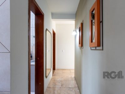 Casa à venda com 288m², 6 quartos, 2 suítes, 2 vagas no bairro Tristeza em Porto Alegre - Foto 49