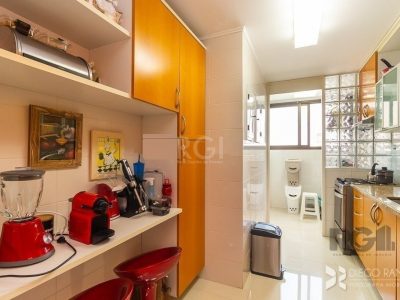 Apartamento à venda com 95m², 3 quartos, 1 suíte, 1 vaga no bairro Menino Deus em Porto Alegre - Foto 13