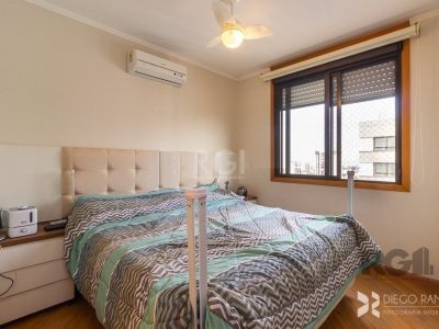 Apartamento à venda com 95m², 3 quartos, 1 suíte, 1 vaga no bairro Menino Deus em Porto Alegre - Foto 14