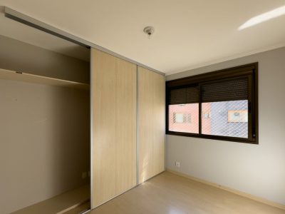 Apartamento à venda com 115m², 3 quartos, 1 suíte, 2 vagas no bairro Petrópolis em Porto Alegre - Foto 13