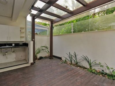 Casa à venda com 178m², 3 quartos, 1 suíte, 2 vagas no bairro Ipanema em Porto Alegre - Foto 15