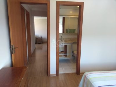 Apartamento à venda com 73m², 3 quartos, 1 suíte, 1 vaga no bairro Partenon em Porto Alegre - Foto 27