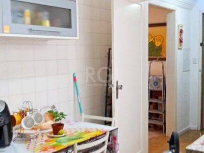 Apartamento à venda com 78m², 3 quartos no bairro São João em Porto Alegre - Foto 11