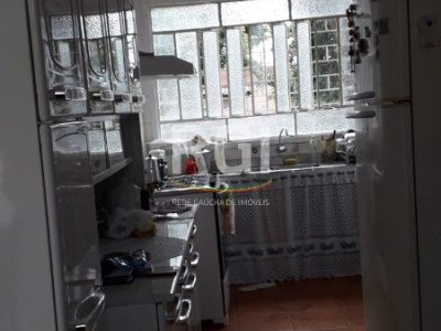 Casa à venda com 90m², 4 quartos, 3 vagas no bairro Cristal em Porto Alegre - Foto 4