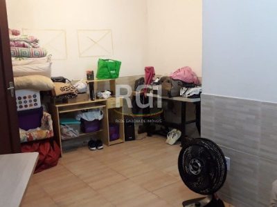 Casa à venda com 90m², 4 quartos, 3 vagas no bairro Cristal em Porto Alegre - Foto 10